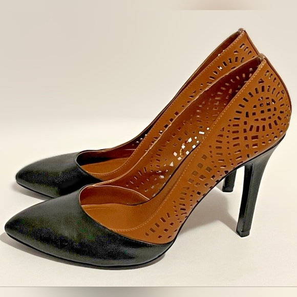 BCBGeneration Laser Cut Two-Tone Pump - Picture 1 of 1